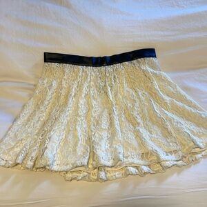 Jessica Simpson cream lace skirt